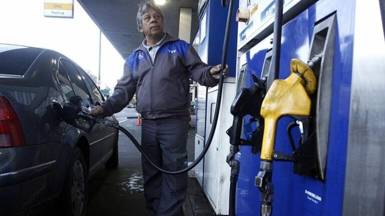 A partir de este jueves YPF aumenta 6 por ciento promedio la nafta y el gasoil