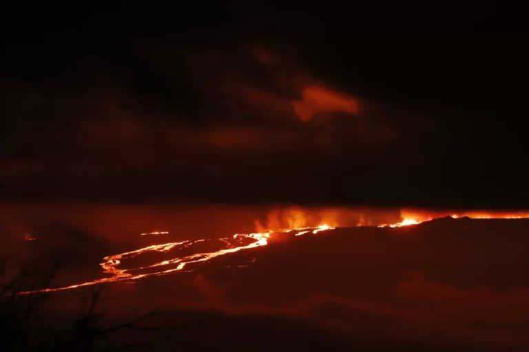 Emergencia en Hawaii: el volcán Kilauea entró en erupción y despidió ríos de lava