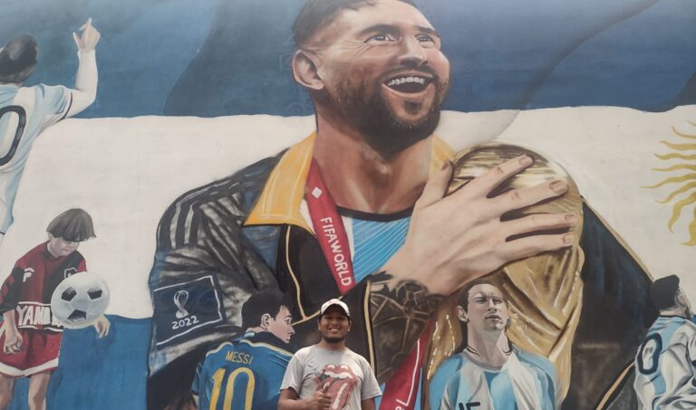 «Monchito» y la promesa cumplida de pintar a Messi con la Copa del Mundo