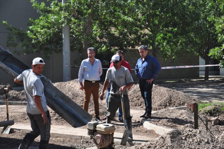 Culminan los trabajos de cordón cuneta en barrio Altos del Prado