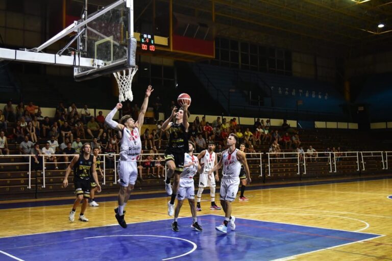 El Santo regresa con tres victorias bajo la manga