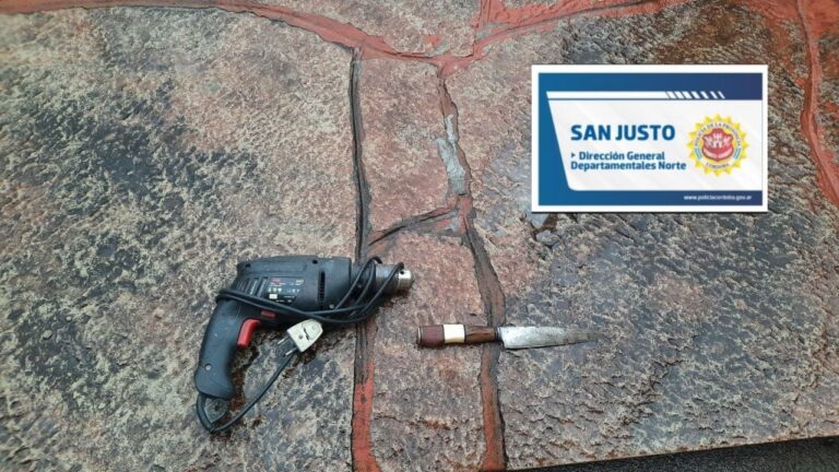 Sustrajeron elementos de un camion y la policia los detuvo