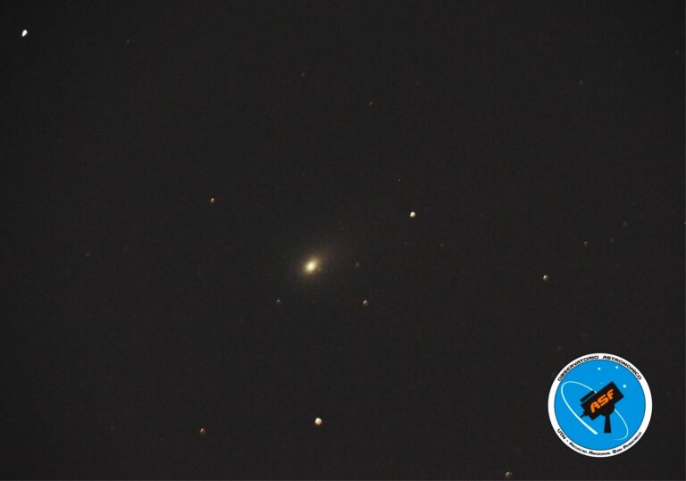 El Observatorio fotografía el «cometa verde»