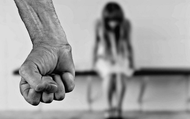 Arrestaron a un hombre por violencia familiar