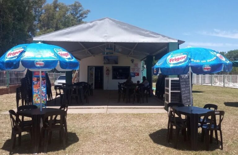 Grupo Oasis se presenta en la cantina de la UOM