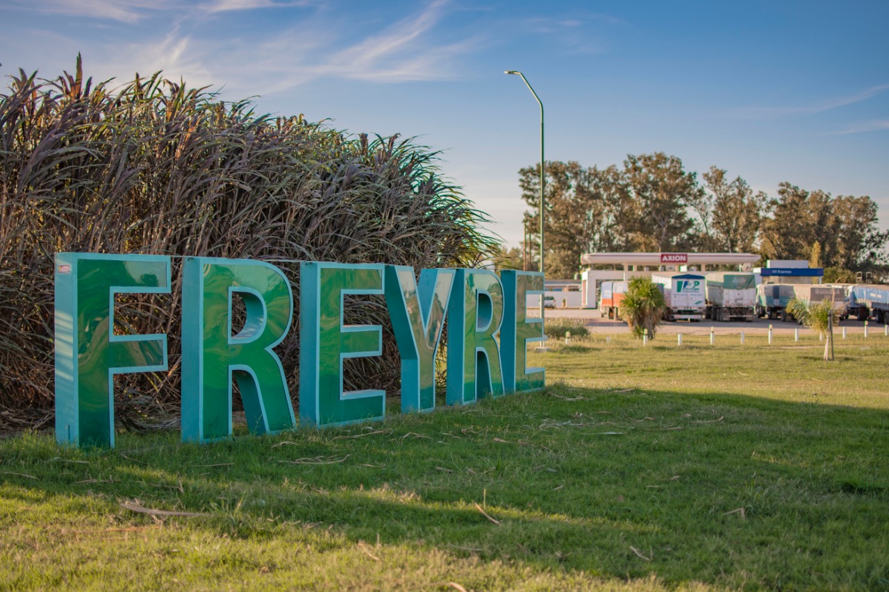 Letras freyre axion fondo