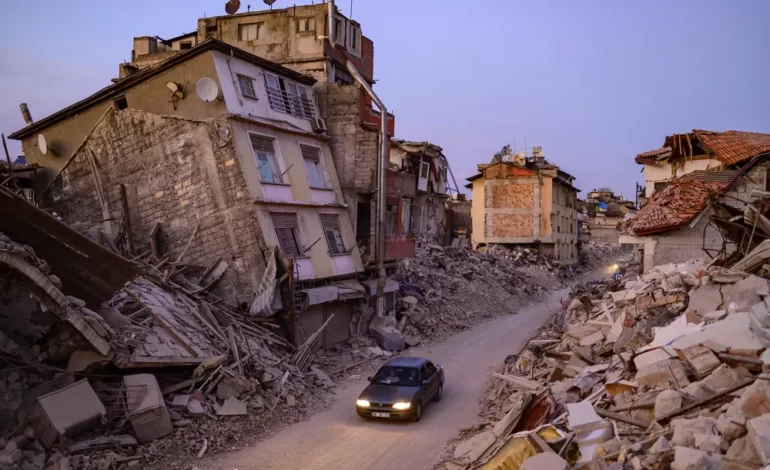  Seis muertos tras un nuevo terremoto en la frontera entre Turquía y Siria