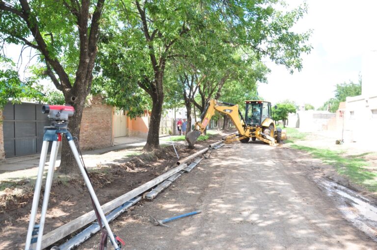 La pavimentación de Av. Antártida Argentina se encuentra su tramo final
