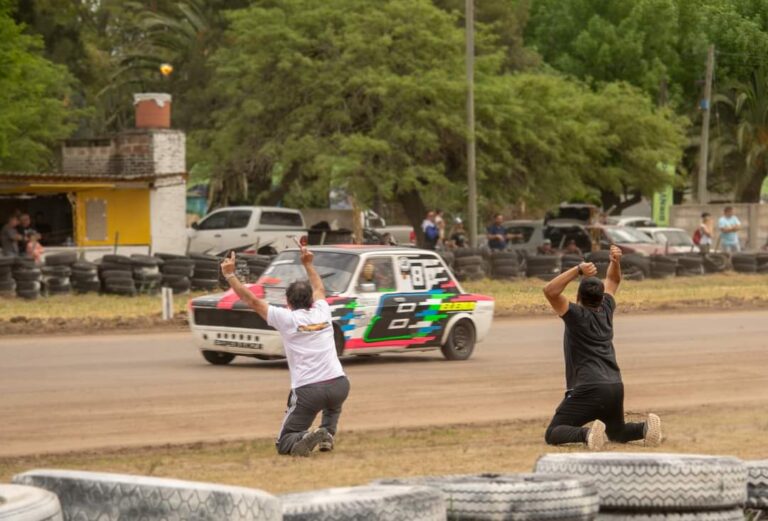 Categoría Los Troncos: Comienzan a rugir los motores