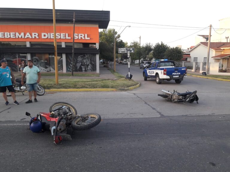 Motociclistas heridos tras accidente de tránsito