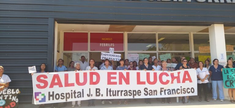 Trabajadores de la salud se manifestaron en el Hospital Iturraspe