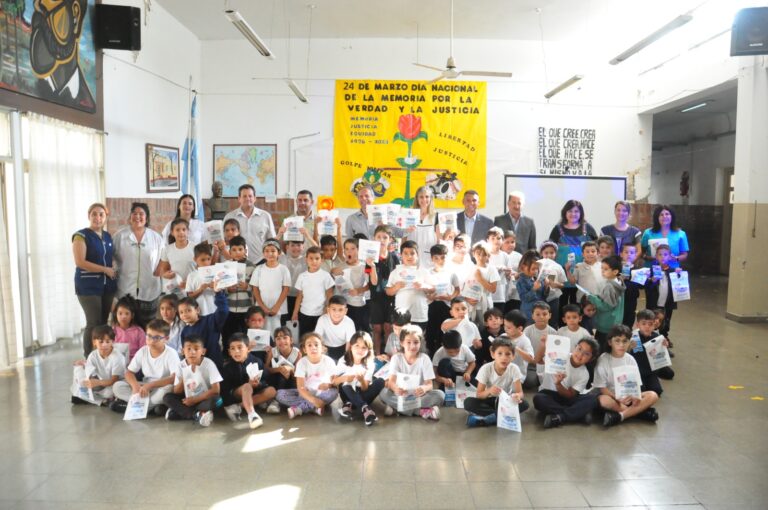 El intendente visitó la escuela Hipólito Yrigoyen