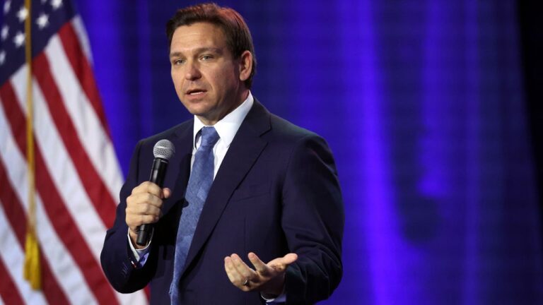 El gobernador de Florida promulgó la ley para portar armas sin licencia