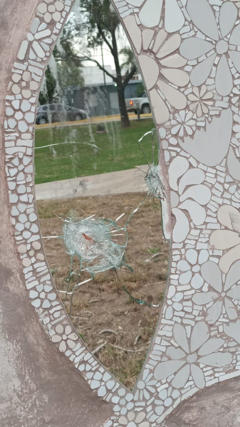 El mural del Paseo De la Memoria fue víctima del vandalismo