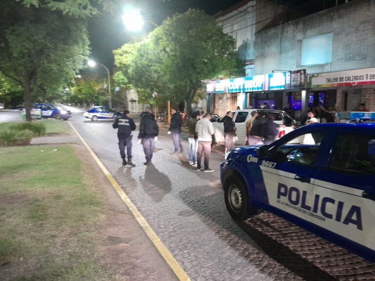 Operativo en el centro de la ciudad: detenidos con pedido de captura y drogas