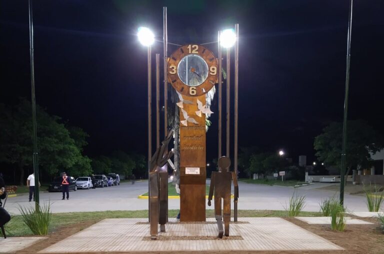 Morteros: El Municipio inauguró “El Reloj de la Memoria”