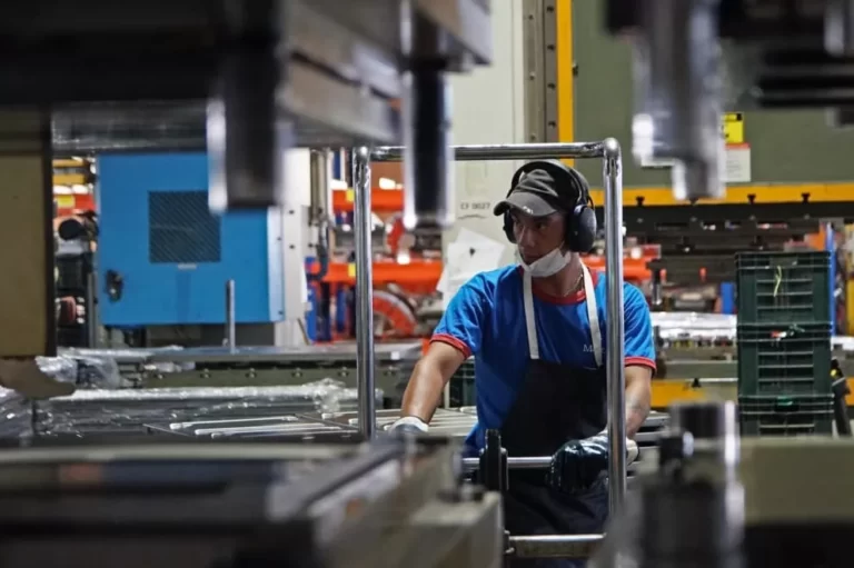 La producción de pymes industriales creció 2,4% interanual, según CAME