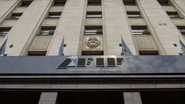 La recaudación tributaria tuvo un aumento del 88,3 por ciento interanual