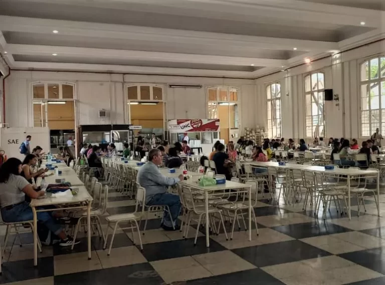 UNC: estudiantes exigen la gratuidad de las raciones del Comedor