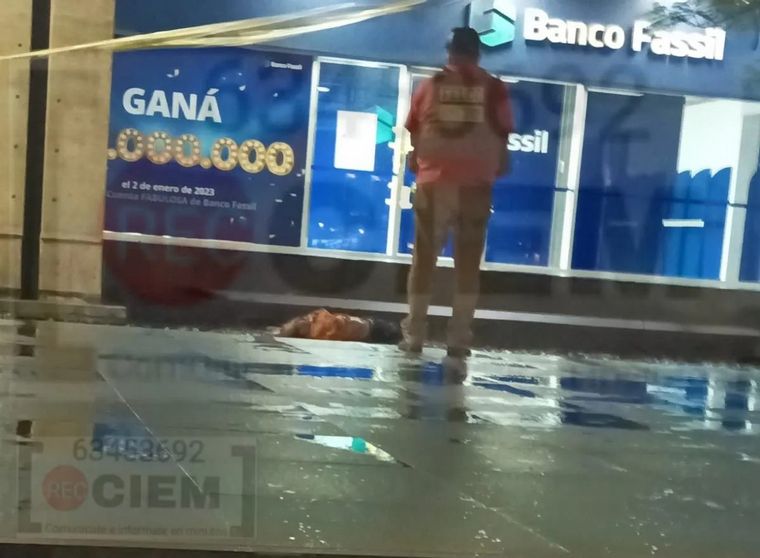 Conmoción en Bolivia: el interventor de un banco cayó desde un piso 15