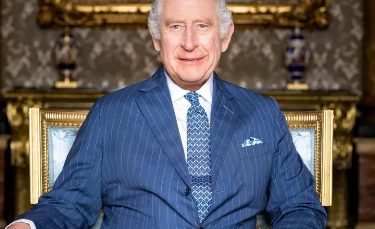  Le tiró cinco huevos al rey Carlos III y promete arruinarle la coronación: “El Reino Unido se derrumbará”