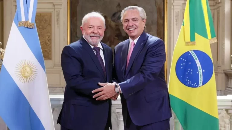 Alberto Fernández, Lula y Lacalle Pou felicitaron a Peña por su triunfo