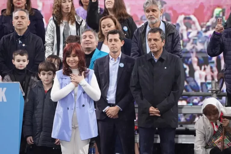 CFK: «Nunca voy a ser de ellos, yo soy del pueblo y de ahí no me muevo»