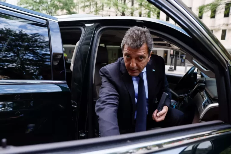 En Brasil, Massa busca aumentar la relación con bancos y la Bolsa local