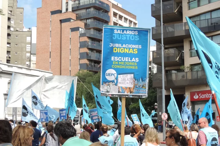 UEPC denuncia “incumplimiento” de la paritaria nacional docente