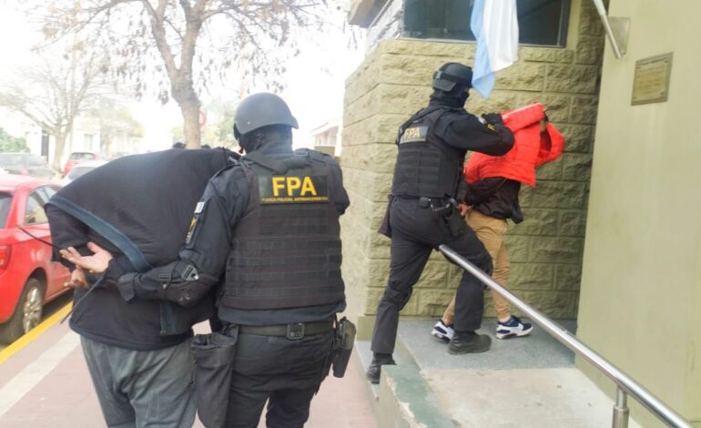  FPA secuestró más de 2500 dosis de drogas y detuvo a hermanos que vendían drogas en la Tordilla y Arroyito