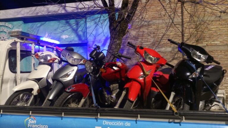Diez motos y dos autos secuestrados en operativo saturación