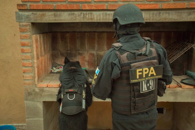 Detienen a una mujer que captaba a familiares de reclusos para ingresar drogas a la cárcel
