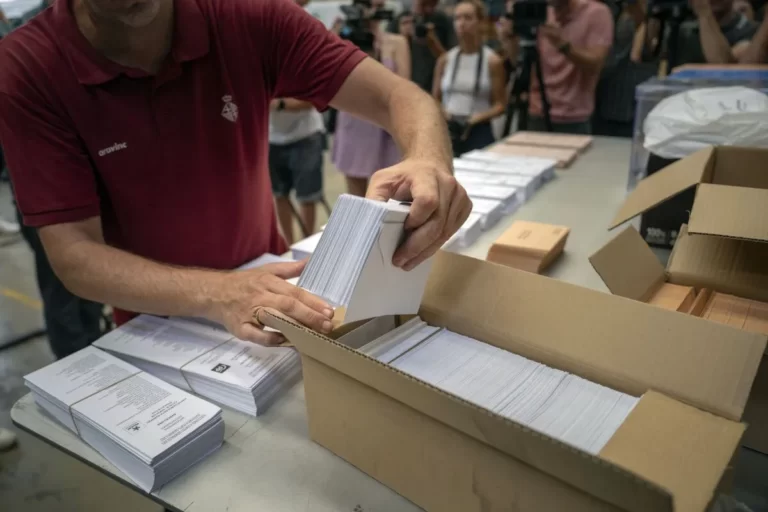 El PP ganó las elecciones en España pero el PSOE tendría más bancas