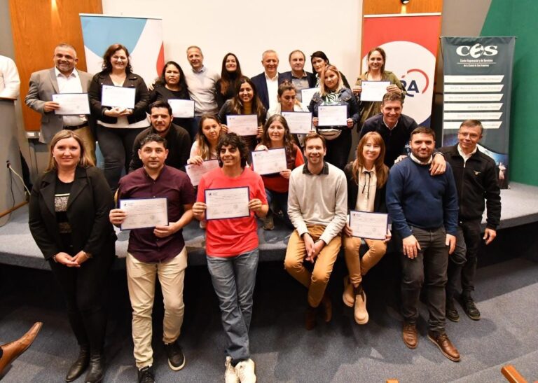 Se entregaron certificados a estudiantes de los trayectos formativos