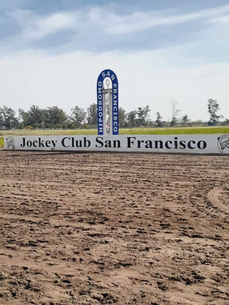 Se disputa “La Carrera del Año” en el Hipódromo Oscar C. Boero