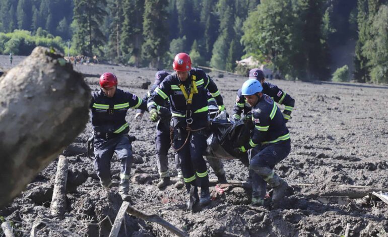  Un deslizamiento de tierra causa al menos 11 muertos y decenas de desaparecidos en Georgia