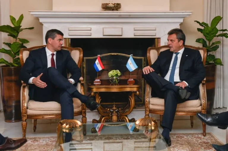 Sergio Massa se reunió en Paraguay con el presidente Santiago Peña