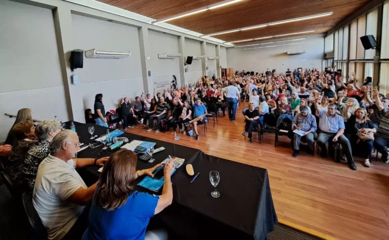 La Provincia ofreció a la Uepc un incremento de 60 % en tres tramos