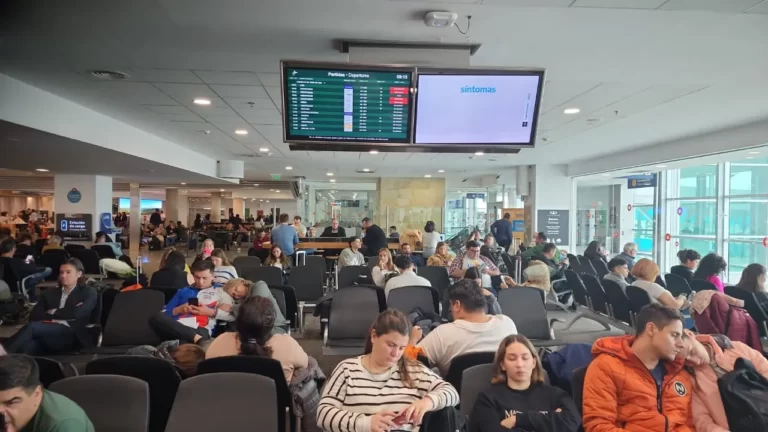 Se levantó el paro en el aeropuerto y se normalizan los vuelos