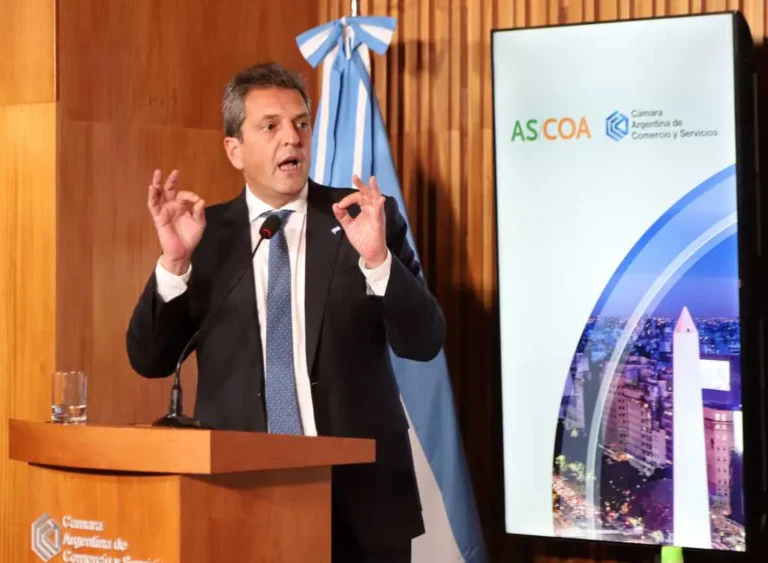 «Es más fácil hablar desde afuera que sentarse y administrar los problemas»