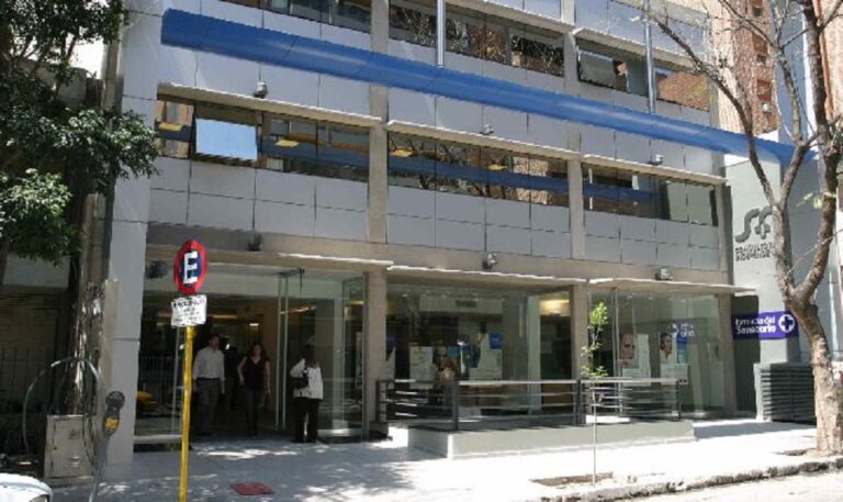 Un niño de 7 años sufrió una descarga eléctrica de un pilar en Yofre Norte