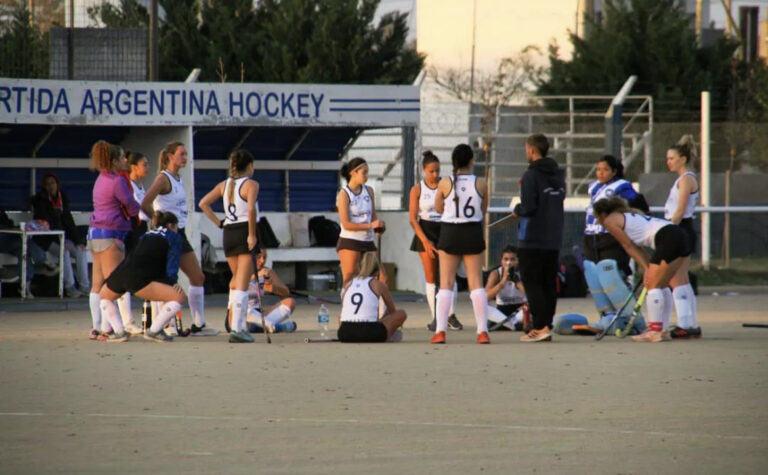 Antártida Argentina: Nuevo fin de semana a puro Hockey