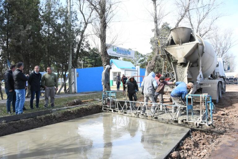 Comenzó la pavimentación de la Cooperativa 18 de Marzo en barrio Bouchard