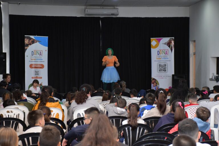 Centenar de niños compartieron una actividad sobre derechos de las infancias