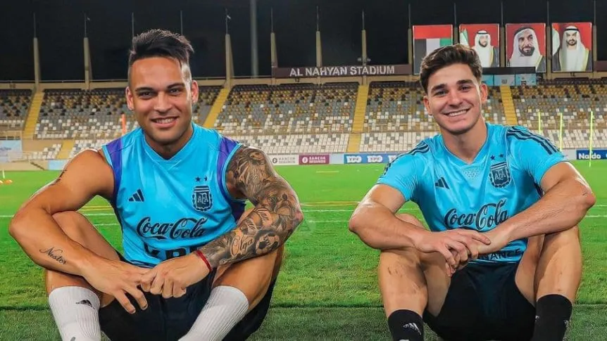 Lautaro martinez y julian alvarez 862x485
