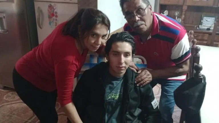 Dieron el alta al joven baleado en Ituzaingó Anexo y se recupera en su casa