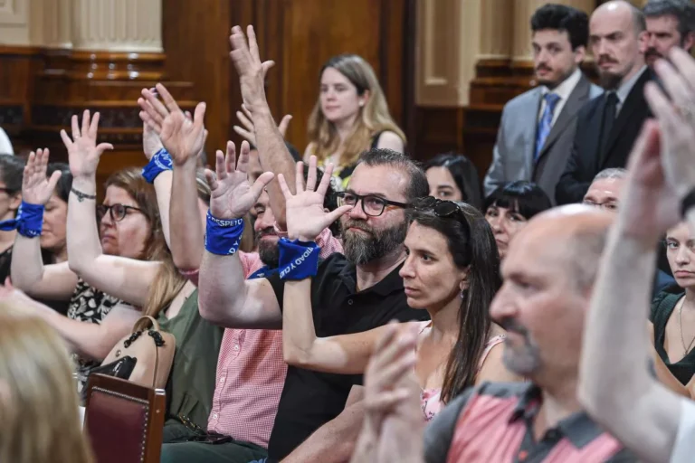 Proponen capacitar en Lengua de Señas al personal del Estado Nacional