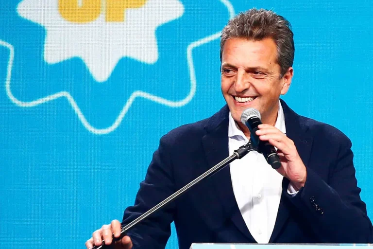 Massa aprobó la liberación de permisos de importación para pymes