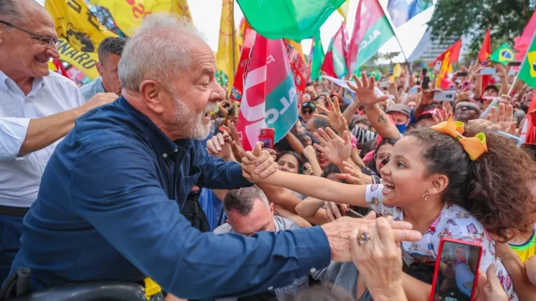 Brasil: «Lula» Da Silva será operado para corregir un problema en el fémur