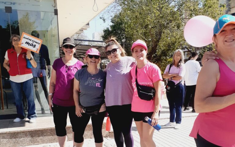 Se realizó la Caminata Rosa
